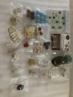 ハンドメイドパーツ まとめ売り ビーズ チャーム 金具など 大量セット