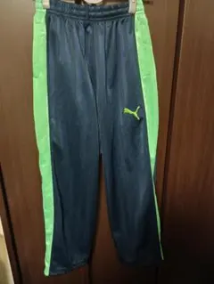 良品！プーマ ジャージパンツ サイズSのサムネイル