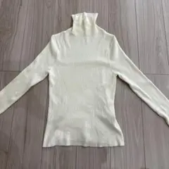 earth 長袖ニットトップス　クリーム色