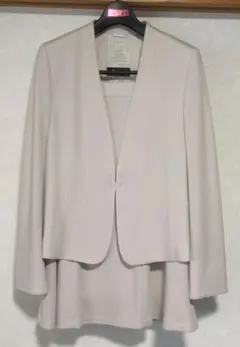 新品◆タグ付き　リフレクトノーカラージャケット セットアップ スカートM