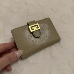 givenchy ジバンシー 2つ折り財布のサムネイル