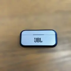 JBL ワイヤレスイヤホン シルバー・ブラックのサムネイル