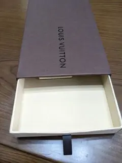 ルイヴィトン　ネクタイ空箱