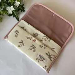 うさぎとお花のお薬手帳ケース　ハンドメイド　通帳ケース