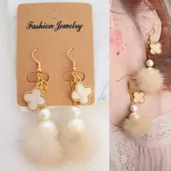 クマ様 フラワー パールon ミンクファー ピアス シャネルストーン可