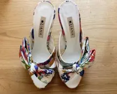 DIANA フラワープリント ハイヒール