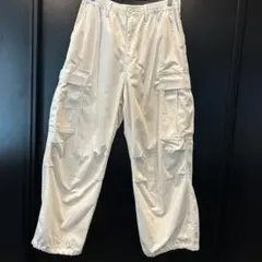 GU ホワイト カーゴパンツ メンズのサムネイル