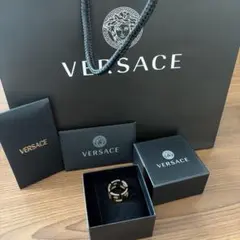VERSACE ロゴ入り ゴールドリングのサムネイル