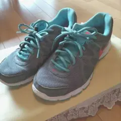 NIKE グレー/ターコイズ スニーカー