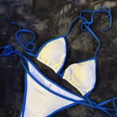 ホワイト×ブルー　ビキニ