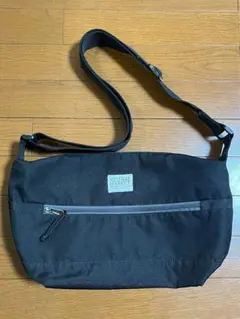 HITCH HIKE MARKET ショルダーバッグ ブラックのサムネイル