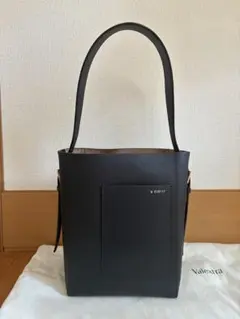 ヴァレクストラ　バケットバッグスモール　ブラックのサムネイル