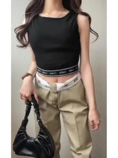 グレイル　パッド付きロゴクロップド丈タンクトップのサムネイル