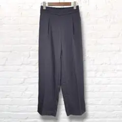 グローバルワーク　サテン　テーパードパンツ　センタープレス　光沢チャコールグレー