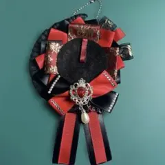 【ハンドメイド】痛ロゼット レッド ブラック 缶バッジ/強力マグネット内蔵