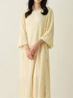 honono マタニティウェーブプリーツワンピース　お宮参り