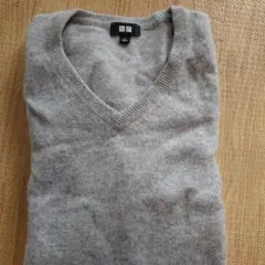 【UNIQLO】カシミヤVネックセーター