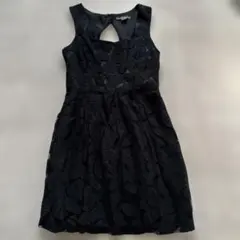 FOREVER21 フロッキー花柄ノースリーブワンピース　黒　M