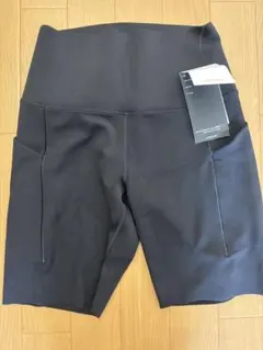 NIKE ウィメンズ ショートタイツ