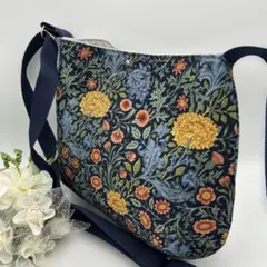 2520 ウィリアムモリスダブルボウ　サコッシュショルダーバック　ハンドメイド