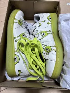 adidas Disney コラボ スタンスミス　スニーカー