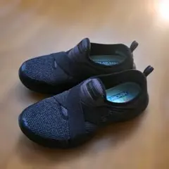 SKECHERS メモリーフォーム スリッポン ブラック 23