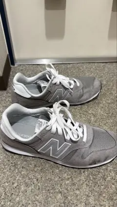 New Balance グレー スニーカーのサムネイル
