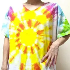 リヴトゥテル 総柄 Tシャツ タイダイ古着