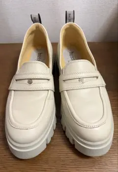 ブソラ　 CORVARA　本革厚底コインローファー （ホワイト）のサムネイル