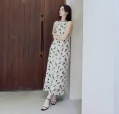 ura様 新品タグ付き CLARA SATIN TUCK PANTS S - メルカリ