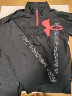 UNDER ARMOUR ウィンドブレーカー上下セット 黒/赤　サイズ150