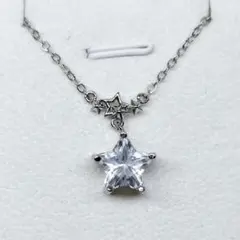 ♡大特価♡新品未使用♡水晶の星ネックレス♡キラキラ♡シルバーカラー♡