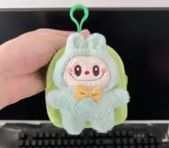 大人気Labubu ぬいぐるみリュックポーチ　緑色