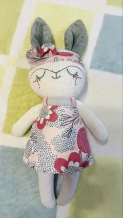 ★トイザらス はじめてのおともだち ウサギぬいぐるみのサムネイル