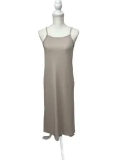 美品❗️【GU】ジーユー ベージュ リブ編み キャミワンピース ロング S