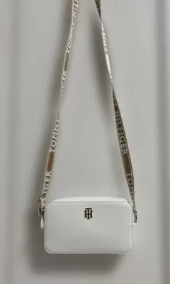 TOMMY HILFIGER ショルダーバック　本日値下げ