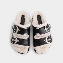 CHARLES & KEITHハンナ ファーリーバックルダブルストラップサンダル