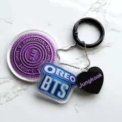 BTS オレオ じゃらじゃらキーホルダー - メルカリ