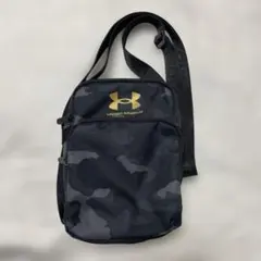 UNDER ARMOUR カモフラ柄 ショルダーバッグ