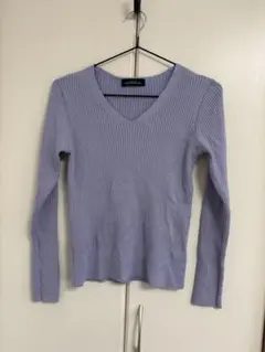GREEN LABEL RELAXING ラベンダー Vネック ニット リブ編みのサムネイル