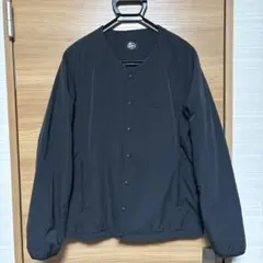 ナイロンジャケット ブラック Vネック ボタン式