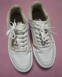 VANS ローカット Lite 軽量シリーズ WHITE/BEIGE 23cmのサムネイル