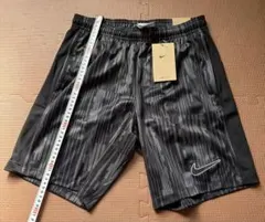 新品タグ付 定価5940円 Nike ストライプハーフパンツ M