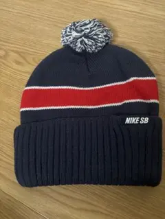 Nike SB ポンポン付きニット帽