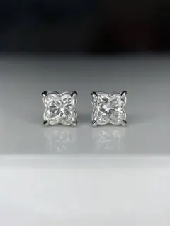 リリーカット ダイヤモンド ピアス pt900 計0.592ct - メルカリ