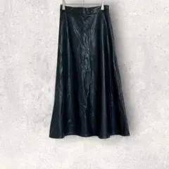 フェイクレザー　フレアスカート　ロング丈　M ブラック　シンプル　カジュアル