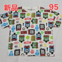新品　95cm　きかんしゃトーマス　半袖　Tシャツ　総柄　男の子のサムネイル