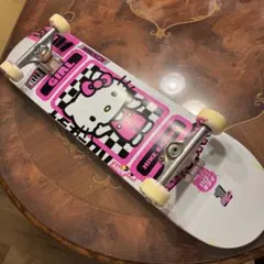 GIRL SKATEBOARDS サンリオ ペックル 新品トラック 8.0 - メルカリ
