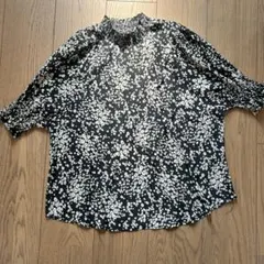 Discoat 花柄シャーリングブラウス 半袖のサムネイル