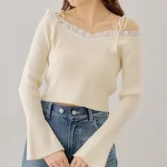 Chico 袖フレアフリルレースVニット　ホワイト